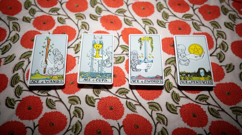 2. Familiarize Yourself With Different Tarot Deck Types