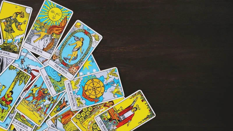 Honing Your Inner Voice During Tarot Readings