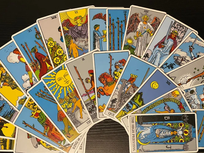 How To Apply Psychological Interpretation In Tarot Readings