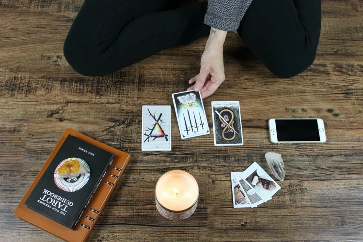 Interpreting Tarot For Past Life Insights