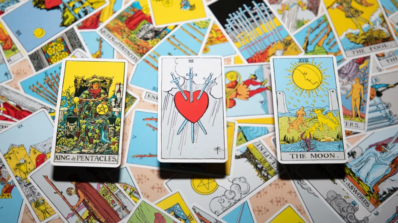 The Appeal Of Tarot Reading At Parties